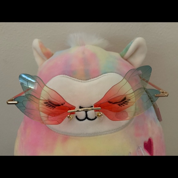 FINAL SALE PRICE. CLOSET CLEAR-OUT Dragonfly Butterfly Sunglasses - Picture 5 of 8